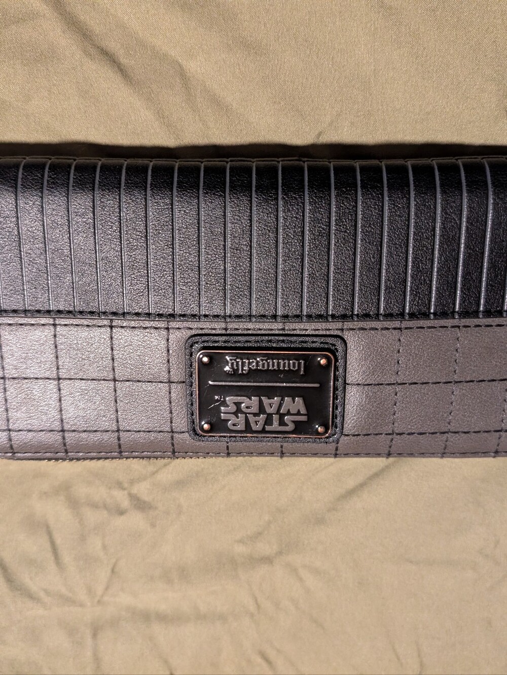 Used Star wars Kylo Ren Loungefly Bag - Picture 13 of 16